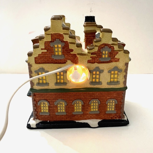 Light Up Christmas Streets Hotel Village House Holiday Porcelain Hand Painted - Picture 2 of 11